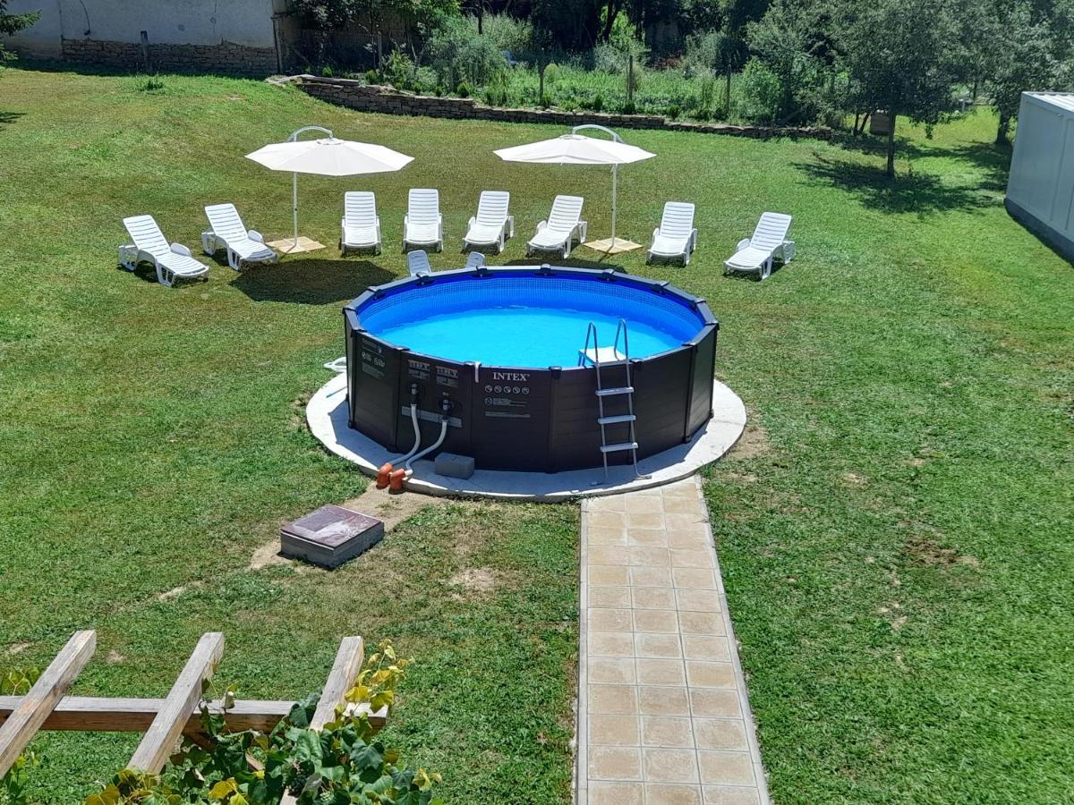 Guest House-Restaurant St. George / Къща За Гости-Ресторант Свети Георги Gabrovo Esterno foto
