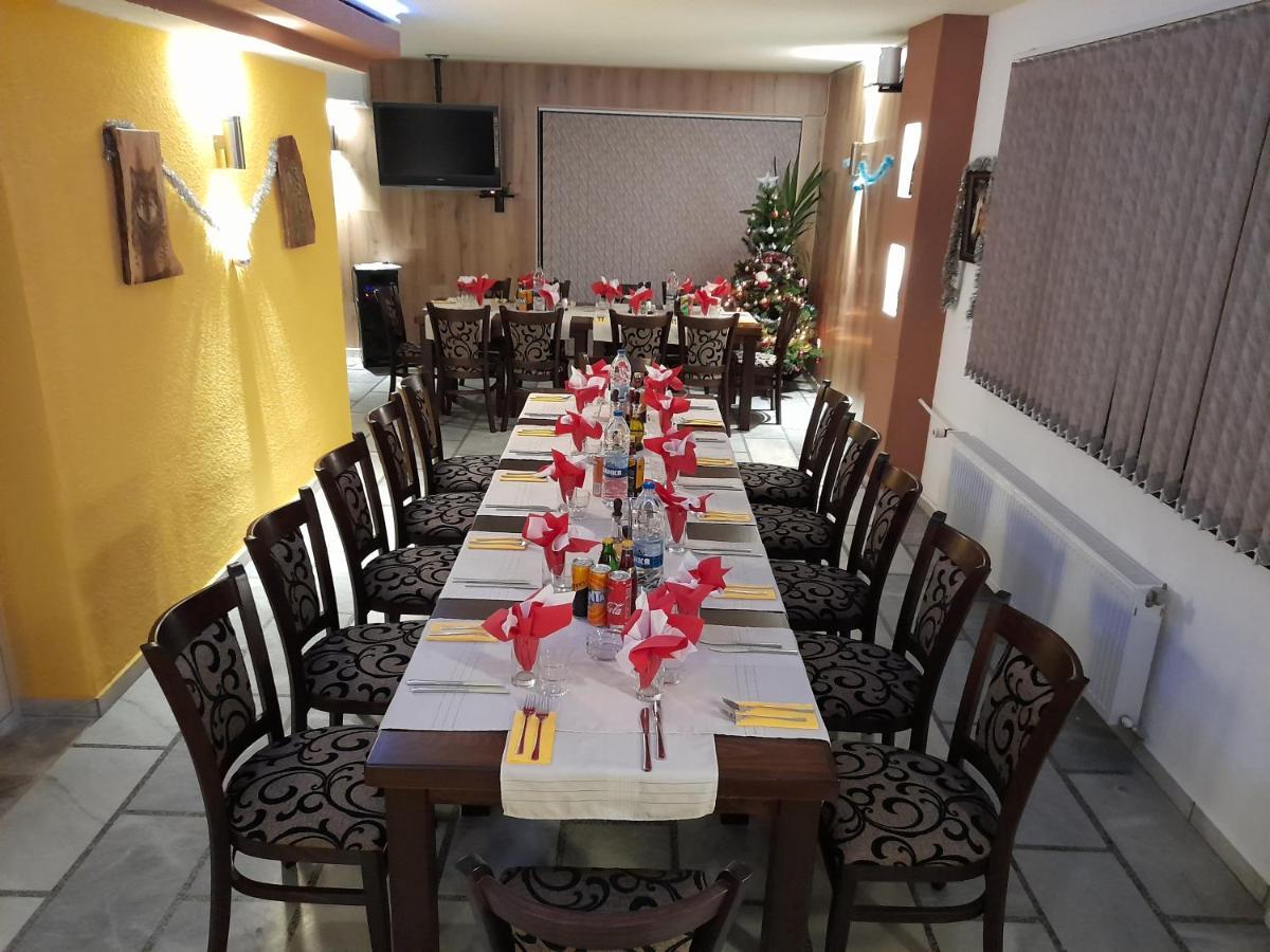 Guest House-Restaurant St. George / Къща За Гости-Ресторант Свети Георги Gabrovo Esterno foto