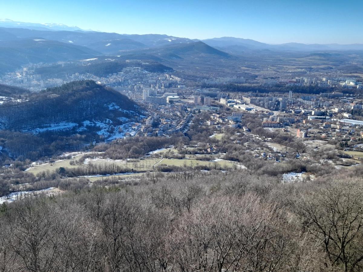 Guest House-Restaurant St. George / Къща За Гости-Ресторант Свети Георги Gabrovo Esterno foto