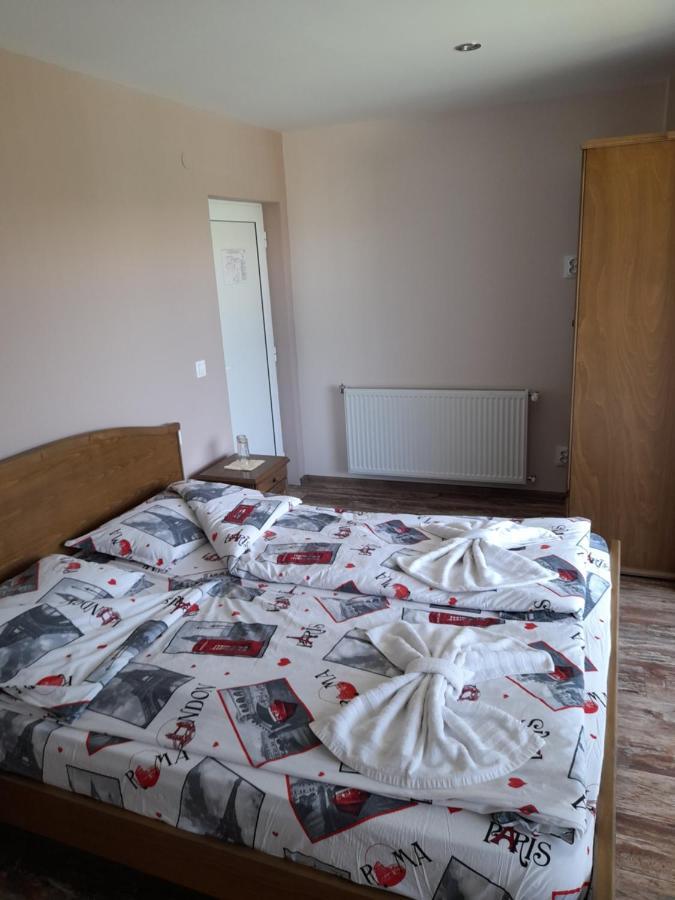 Guest House-Restaurant St. George / Къща За Гости-Ресторант Свети Георги Gabrovo Esterno foto