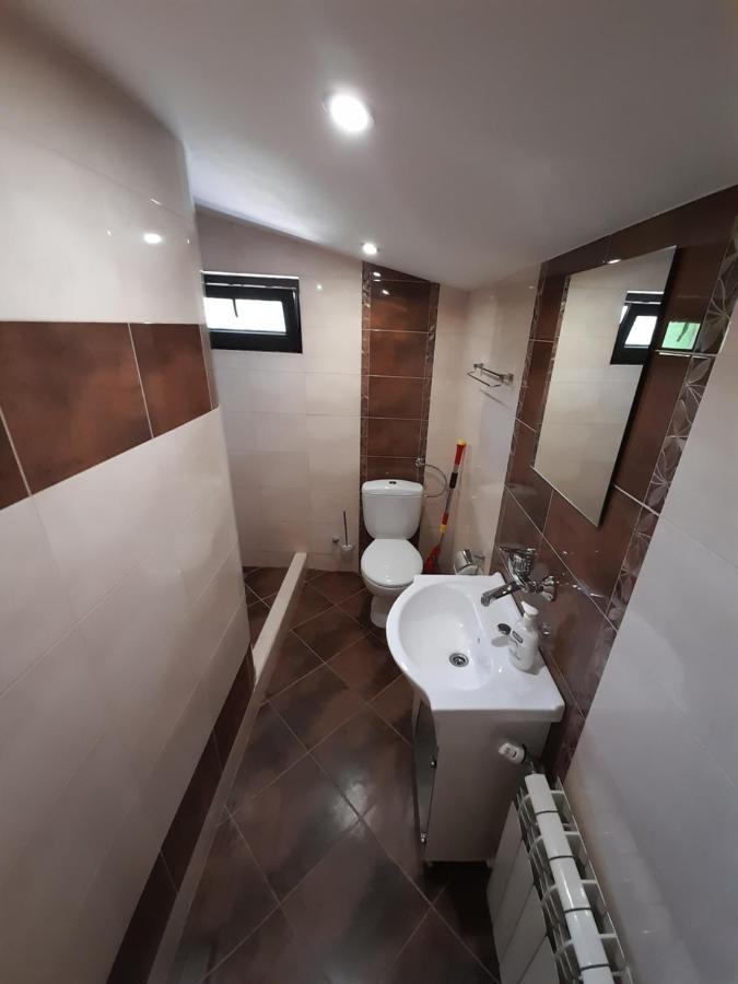 Guest House-Restaurant St. George / Къща За Гости-Ресторант Свети Георги Gabrovo Esterno foto