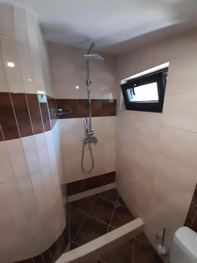 Guest House-Restaurant St. George / Къща За Гости-Ресторант Свети Георги Gabrovo Esterno foto