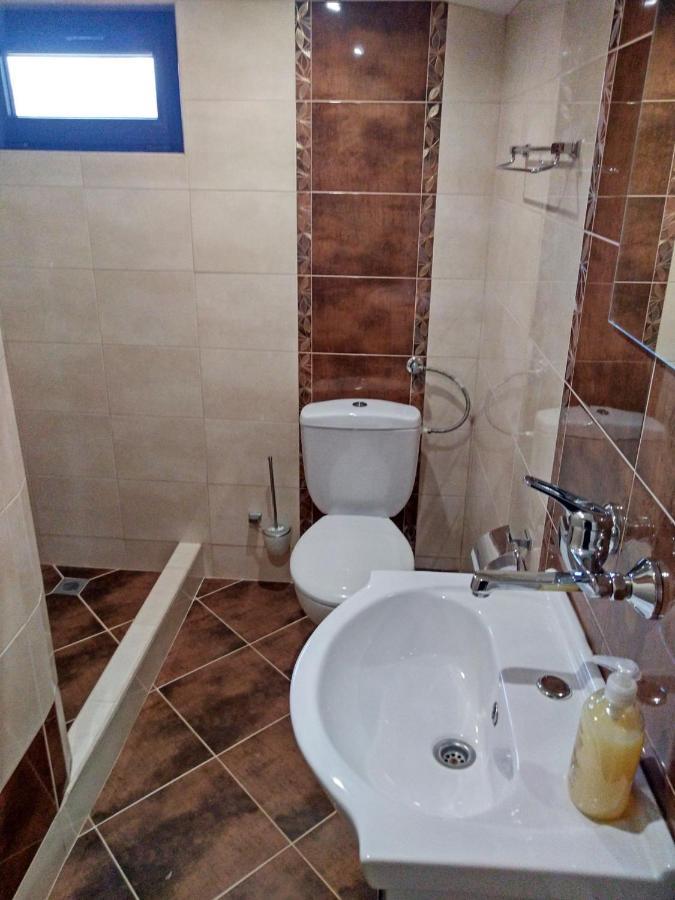 Guest House-Restaurant St. George / Къща За Гости-Ресторант Свети Георги Gabrovo Esterno foto